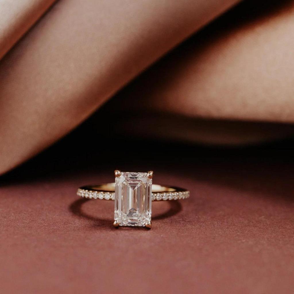 2 ct smaragdslipad kubisk zirkonia förlovningsring: Belagd CZ-band, Guldfärgad ring: Art Deco Bröllops Smycken Gåva För Kvinnor