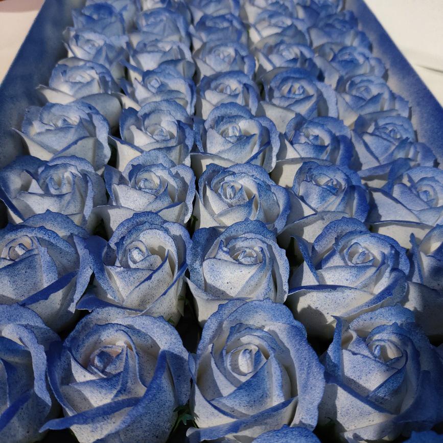 Eisblaue dreilagige Rosen-Seifenblume mit Basisstütze - DIY handgefertigte florale Materialien