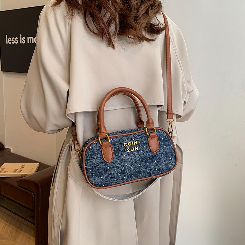 Bowling bag women's 2025 new niche portable pillow bag fashionable versatile single shoulder messenger bag bag