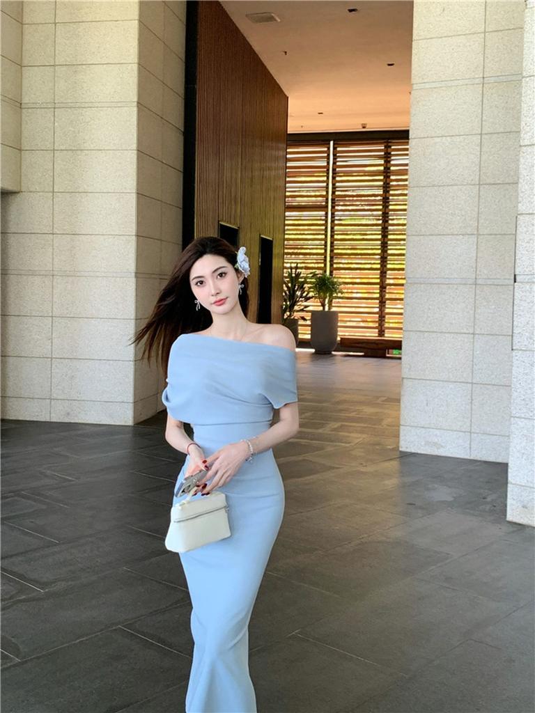 Off-the-shoulder Dress Women's Spring and Summer Waist and Thin Temperament Pleated Skirt French One-word Shoulder Sexy Small Dress Long Dress