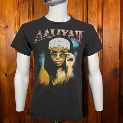 Aaliyah M Y2K Band T-Shirt Black Graphic Regular Unisex T-Shirt