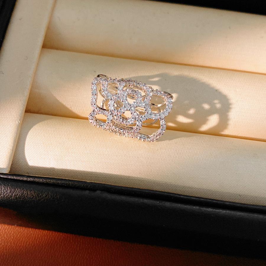 Zirconia Flower Hollow Ear Clips: Elegant, Piercing-Free Jewelry for Women