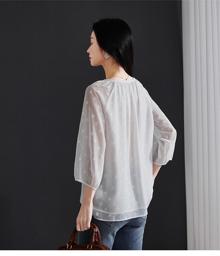 French V-neck Seven Quarter Sleeved Cut Flower Shirt for Women