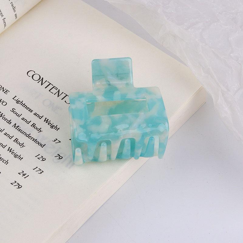 Korean-Style Floral Medium Square Acetate Hair Claw - Elegant and Versatile Hair Accessory