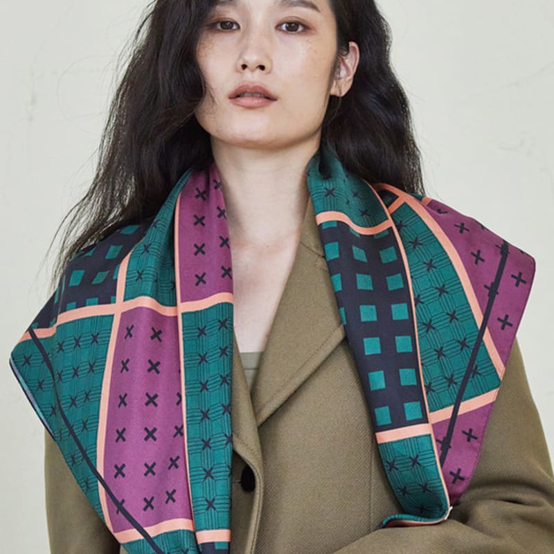 ANA MAISON Makeup Show Silk Square Scarf PM-1400 [90x90]