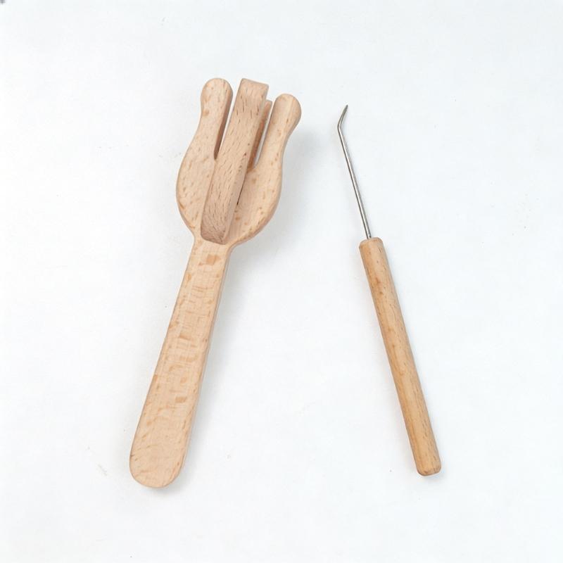 4 Pegs Wooden Knitting Fork With Bent Tip Knitting Hook and Sewing Needle For Scarves Blanket Hat Bag Home Decoration