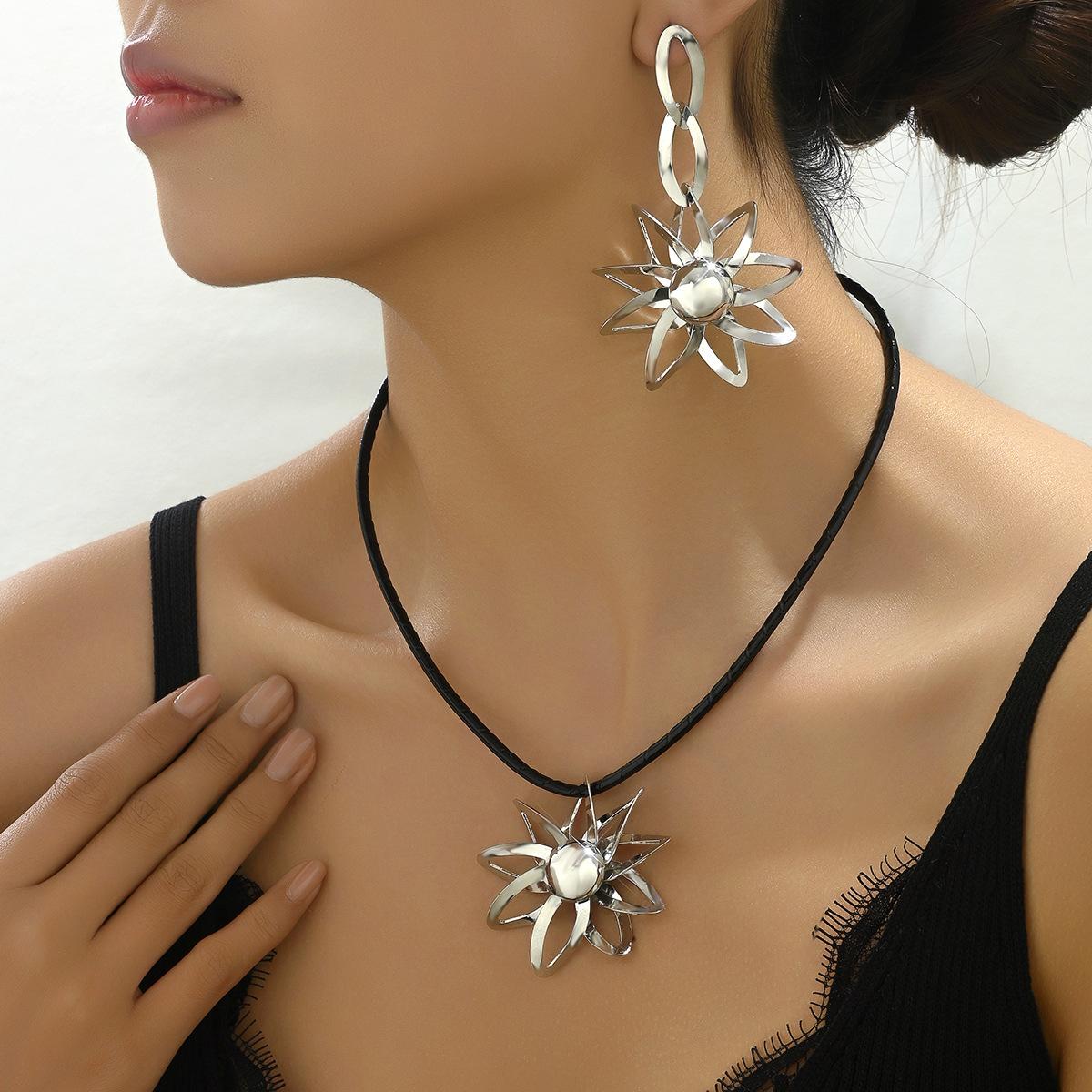 

Универсальный хип-хоп дамский комплект длинных ожерелья и серег с дизайном подсолнуха, кольцо, оптовая продажа ювелирных изделий