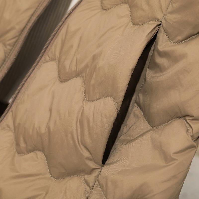 Damska kurtka puchowa 2025 o kroju slim fit ze wzorem fali i kapturem