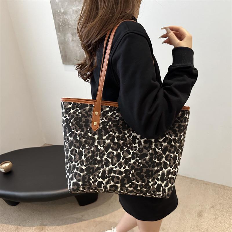 Vintage Fashion Leopard Print Tote Bag Stylish And Trendy Design For Fall 2024