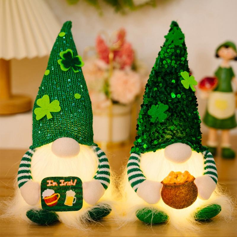 

улица. Клеверный гном Патрика - Фестиваль зеленых листьев с блестками и легкой куклой с разливным пивом