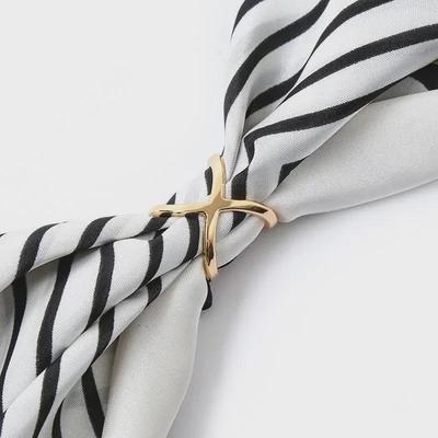 Elegantní spona na šátek: Stylová brož s mašlí