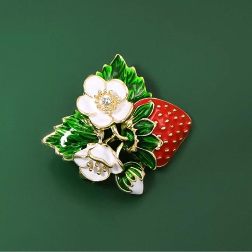 Vintage Rhinestones Strawberry Shaped Brooch Hand Painted Fruit Breastpin Enamel Lapel Pin Clothes Jewelry Accessories