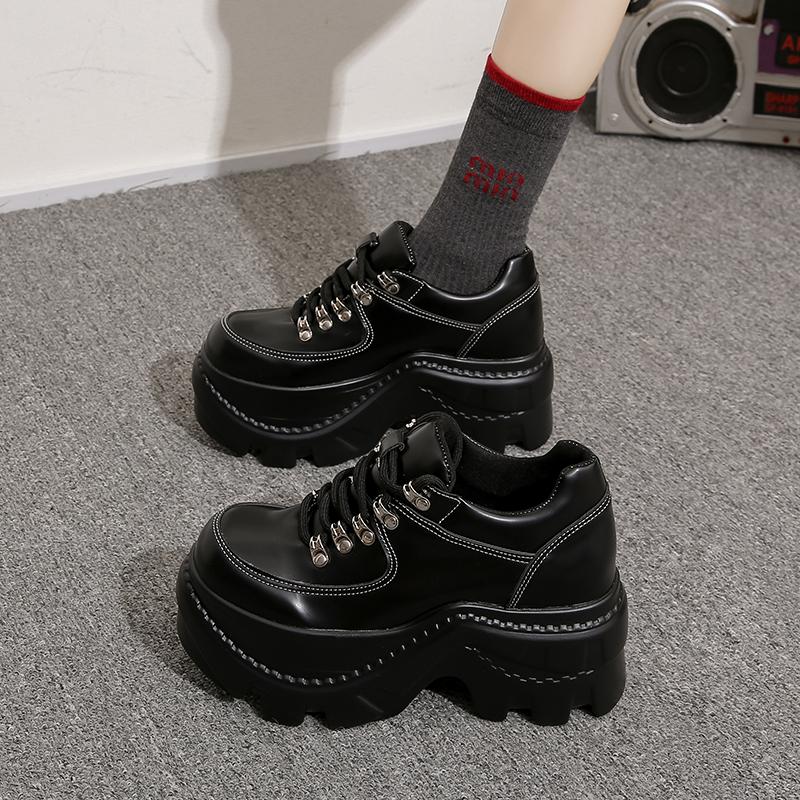 Mode 8cm Keilabsatz Dicke Sohle Mode Punk Schuhe Frau Mode Schwarze Gothic Stiefel Frauen Damen Hohe Plateau Flats Herbst 2025