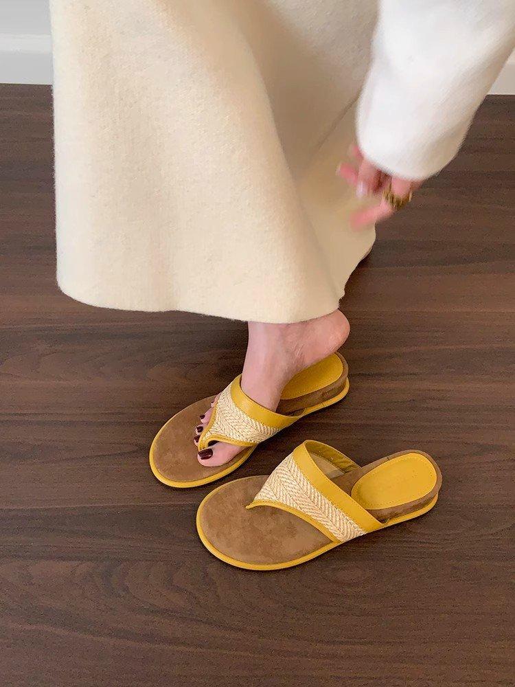 

Retro wedge heel flip-flops shoes women s summer wear 2025 new Roman shoes Mori beautiful beach cool slippers 35