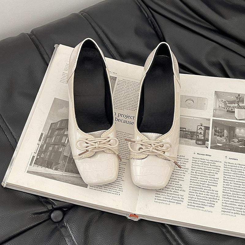

French gentle light mouth lace-up bow flat-soled single shoes women s 2025 autumn and winter new fine heel high heel versatile women s shoes 40
