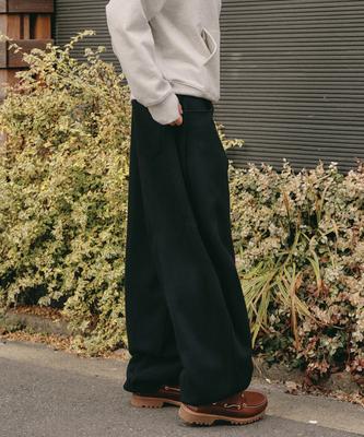 XERO Side Deep Tuck Loop Curved Sweatpants [Black]