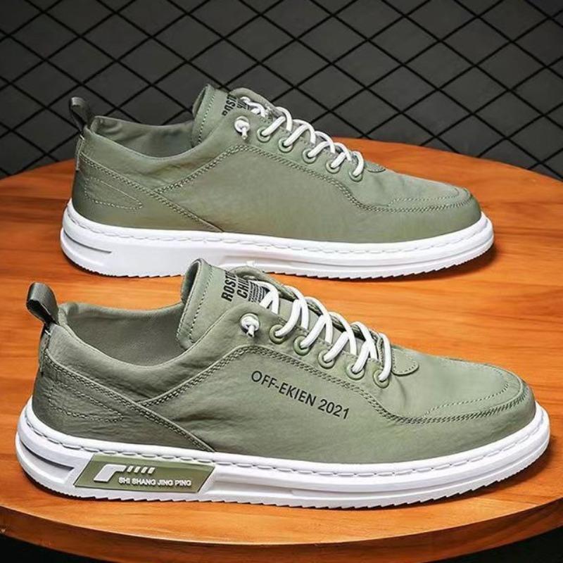 2026 new men's white shoes men's breathable casual board shoes versatile sports trendy new men's shoes