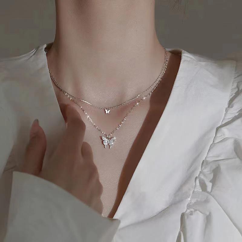LATS Nouveau Collier Papillon Brillant pour Dames Exquis Double Couche Chaîne de Clavicule Collier Bijoux pour Dames Cadeau