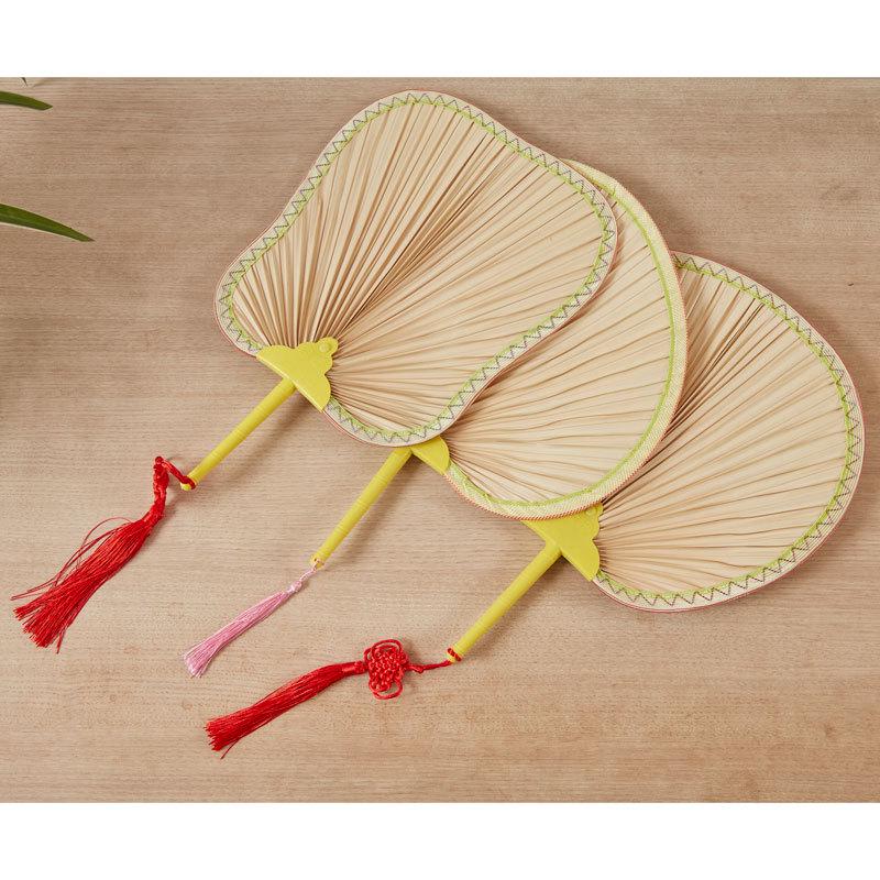 Hand-Woven Summer Round Fan: Classic Plantain, Cattail, Ji Gong, Sunflower Designs for Cooling Off