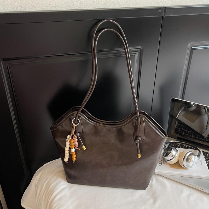 

Модная сумка высокой ценности большой вместимости женская 2025 новая осенняя ретро сумка-мессенджер на плечо подмышку из мягкой кожи сумка-тоут