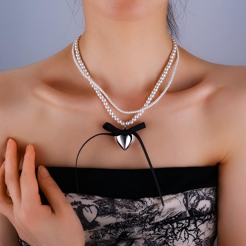 Hot-selling cherry pearl necklace women's ins style fashion high sense love collarbone chain new item pendant