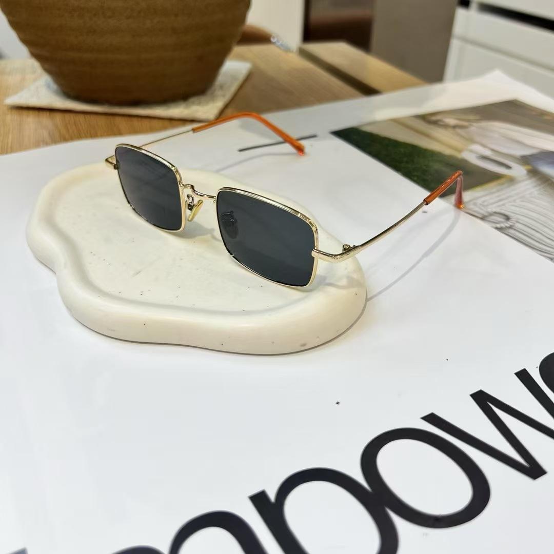

New Fashion Men Sunglasses Square Shape UV400 Protection Women Sun Glasses Vintage Retro Style Glasses for Women
