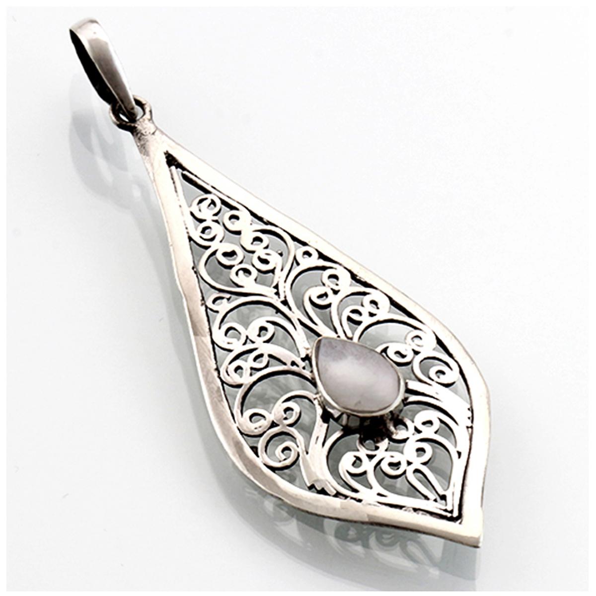 

Les Trésors De Lily [R4554] - Серебряный кулон ручной работы Мудрость из состаренного серебра с белым перламутром - 45x20 мм