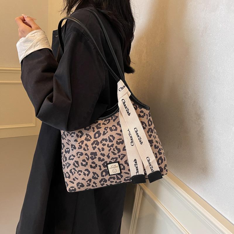 

Большая женская сумка с леопардовым принтом в стиле ретро 2024 года, модная сумка-тоут для поездок на работу, универсальная сумка через плечо под мышкой хаки