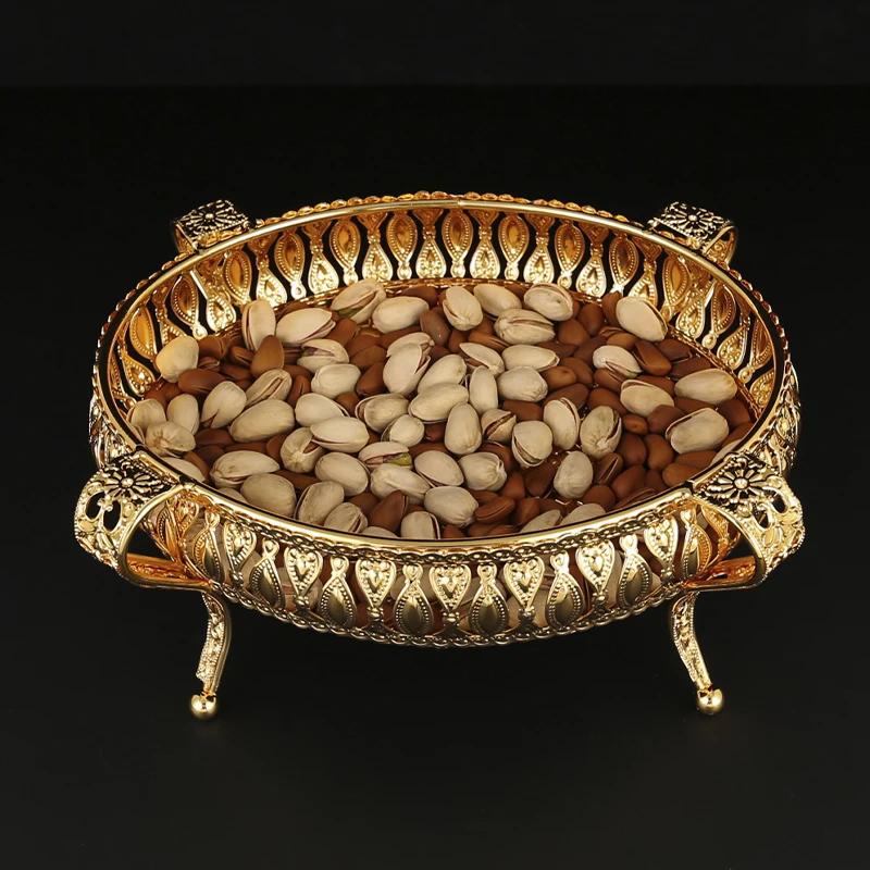 A metal fruit basket, European style large food, snacks, candy storage tray, exquisite craft tableware.
