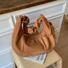 Retro large-capacity pleated shoulder bag women's 2025 new fashion casual dumpling bag Korean version niche messenger bag
