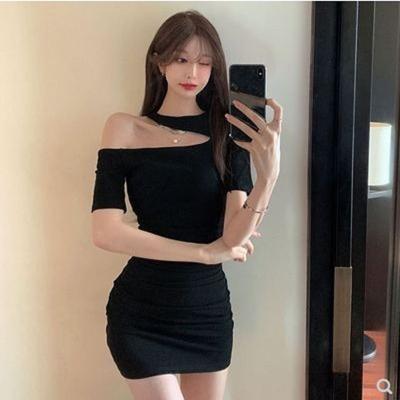 Slant Shoulder Pleated Short-sleeved Dress Summer New Design Sense Slim and Thin A-shaped Hip Skirt