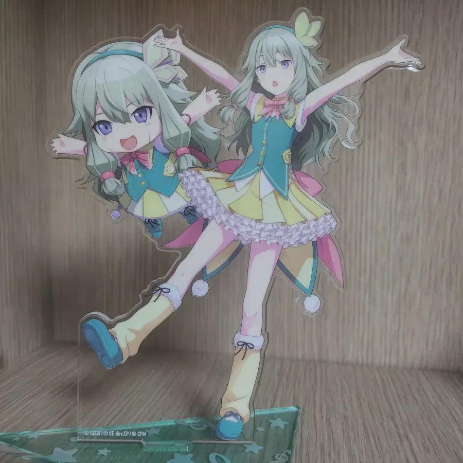 

Fseka Kusanagi Nene Продает акриловые стенды