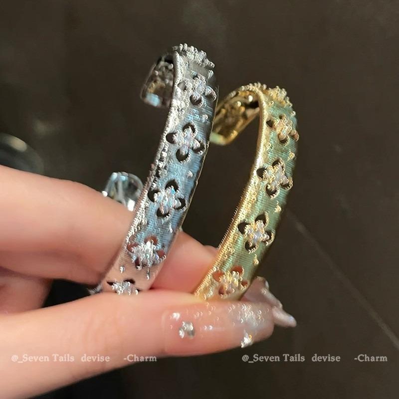 Exquisite Hollow-cut Zirconia Bracelet - Elegant Autumn-winter Accessory with Unique Style for Women