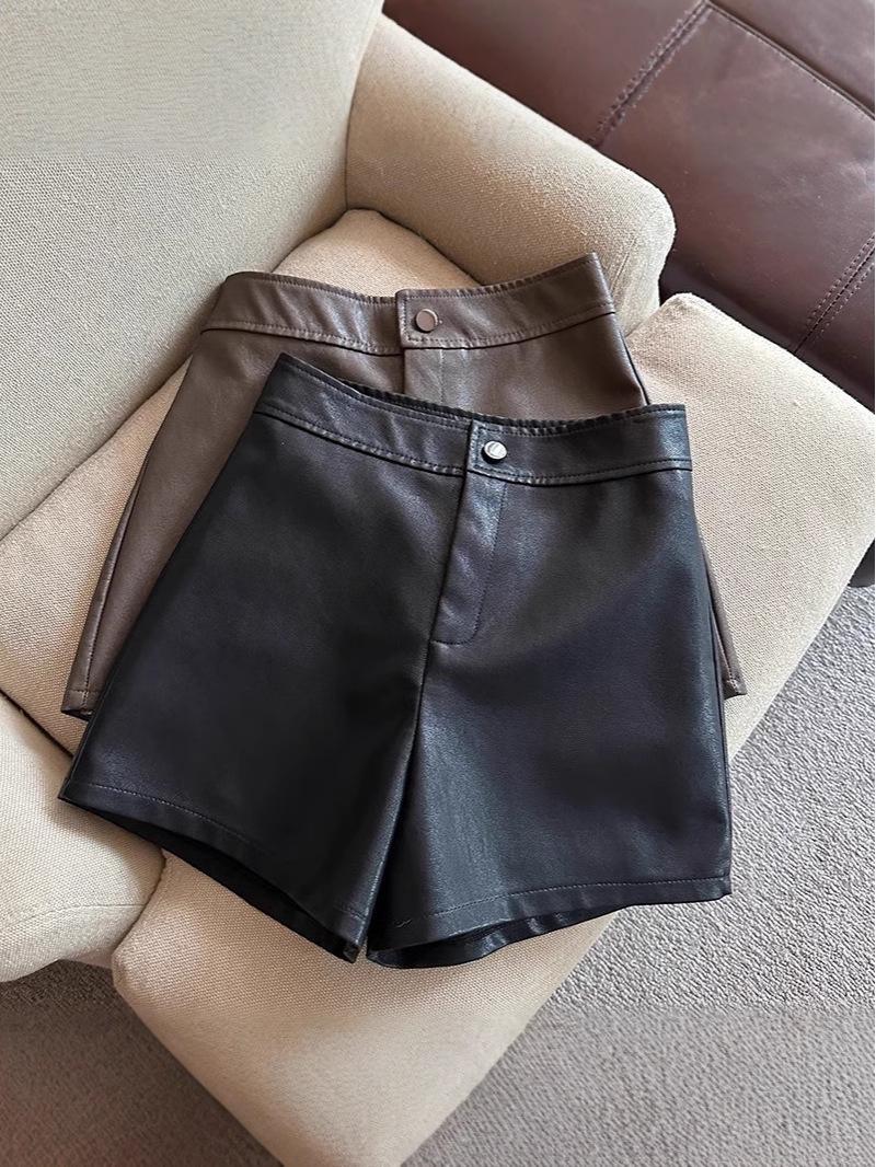 

Women s Black PU Leather High-Waist A-Line Shorts - Autumn/Winter Collection M