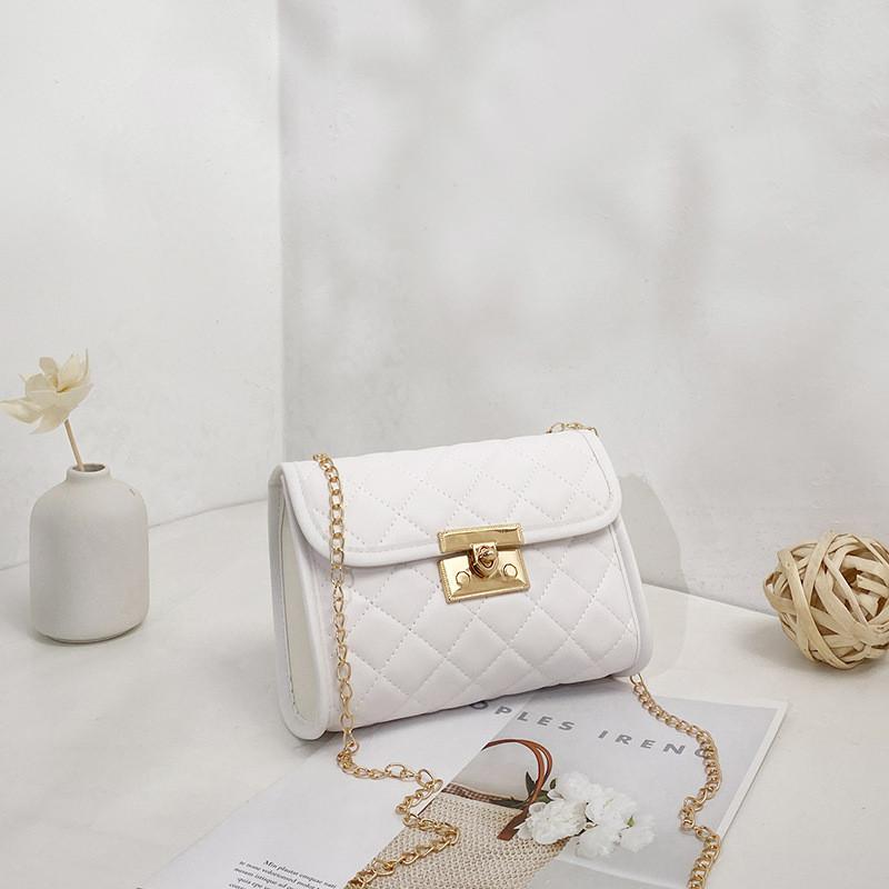 Wholesale Clear And Sweet Ladies Bag Embroidered Diamond Chain Crossbody Bag