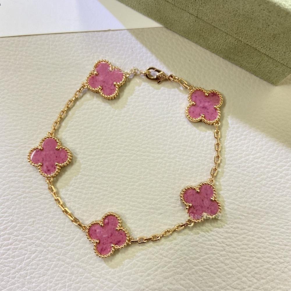 Hochwertiger roter Chalcedon Laser vierblättriges Kleeblatt fünfblütiges Armband 18K Roségold leichter Luxusschmuck Geschenk für Freundin