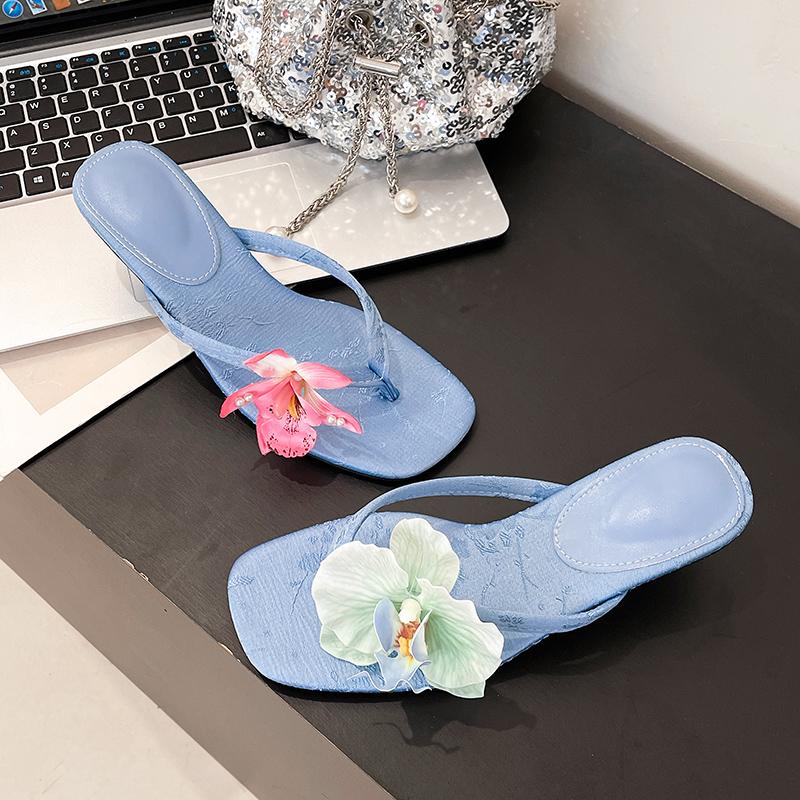 

Модные розово-голубые мюли-слайды из атласного шелка с цветком, женский брендовый дизайн, аппликация в виде орхидеи-бабочки, шлепанцы на шпильке, женская обувь на каблуке для вечеринки 40