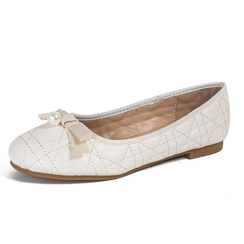 2024 Sapatos para mulheres Sapatos baixos da moda Pérola Biqueira redonda Sapatos casuais Moda Couro Mocassins Slip-on