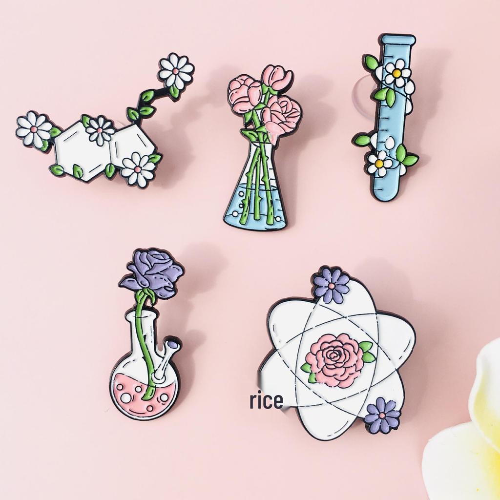 European & American Jewelry Element Molecule Brooch: Creative Alloy Pin Badge Design