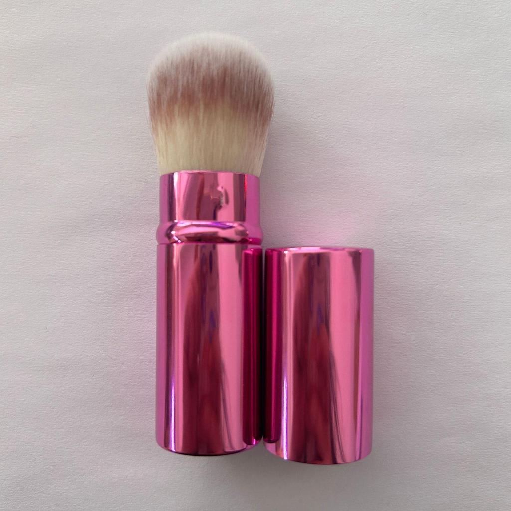 Retractable Foundation & Blush Brush: Streak-Free, Portable, Dust-Free, Non-Absorbing, In Stock