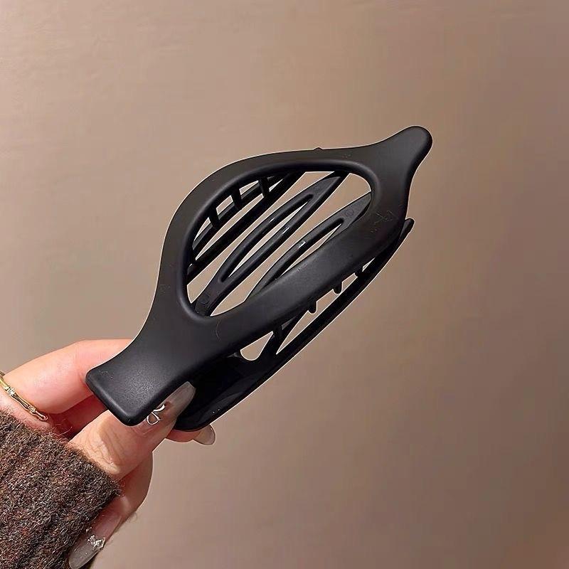 Suede Finish Hair Clip Large Swallow Clip Design Strong Hold for Wet Dry Hair Updo Shower Use Minimalist Hairpin