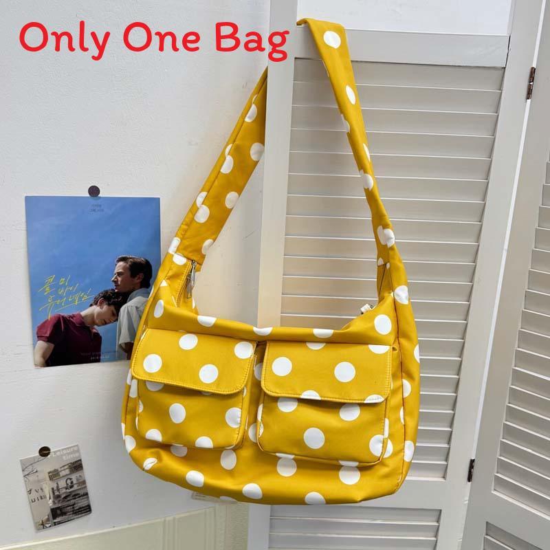 Large Capacity Nylon Tote For Women With Trendy And Casual Urban Look