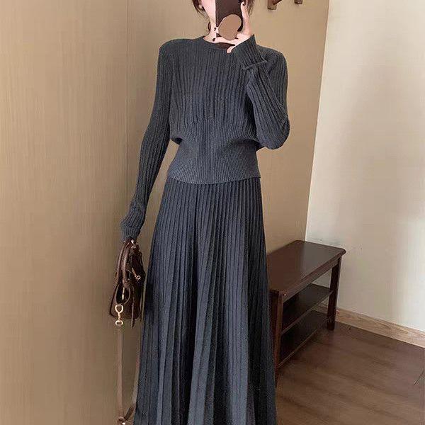 

Women s Gray Knit Slimming Sweater & Skirt Set - Long Sleeve, Round Neck, Perfect for Autumn/Winter. S (for 80-95 jin)
