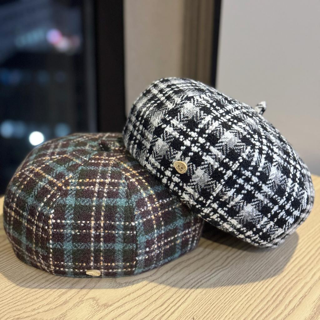 Neue Herbst- und Wintermode Modische Retro Karomütze für Damen, die das Gesicht betont, vielseitige Retro-Beret-Mütze, Malermütze, Trend
