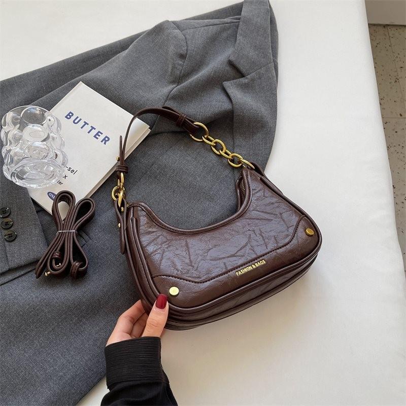 

Chic Red Pu Leather Crescent Bag For Women Versatile Retro Shoulder Handbag For Everyday Use кавовий