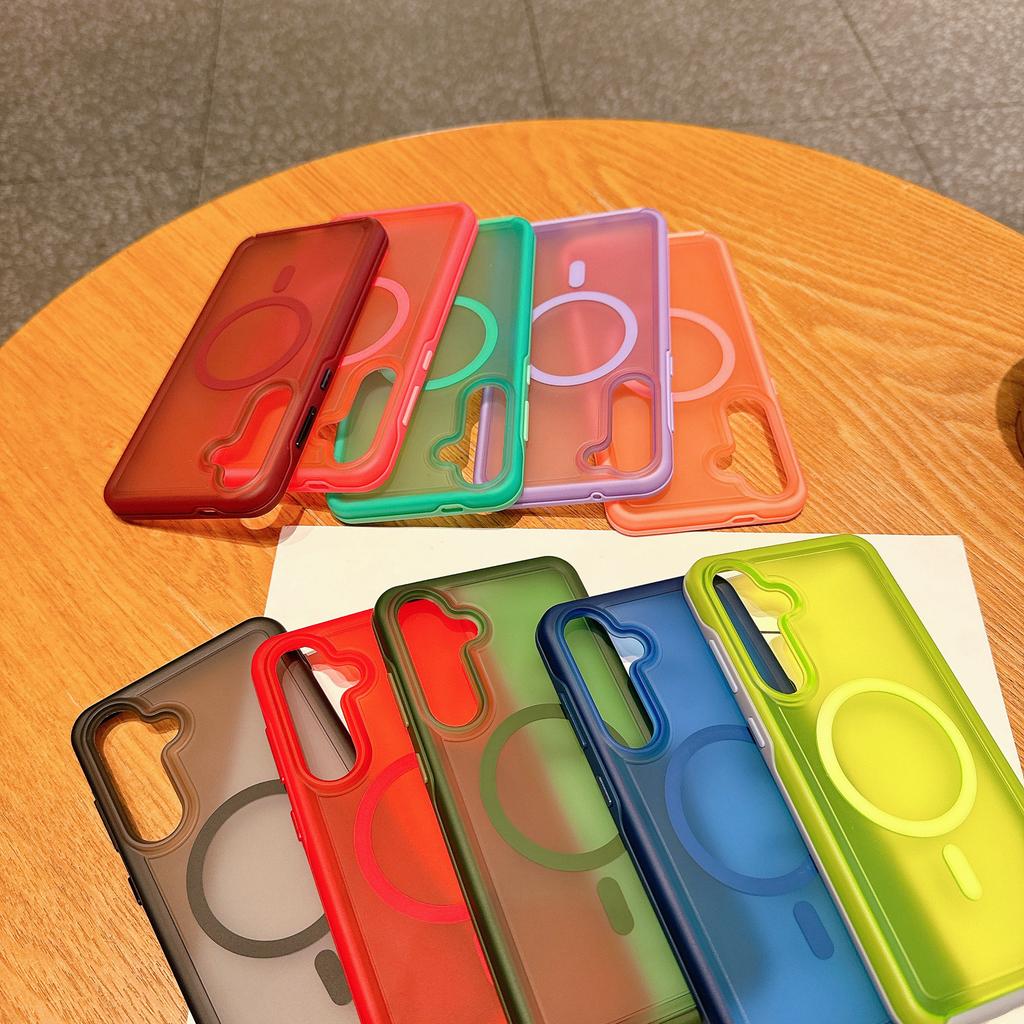 NEWMagnetic Skin-feeling Translucent Anti-fall Matte Phone Case with Independent Buttons for Samsung S24 Plus