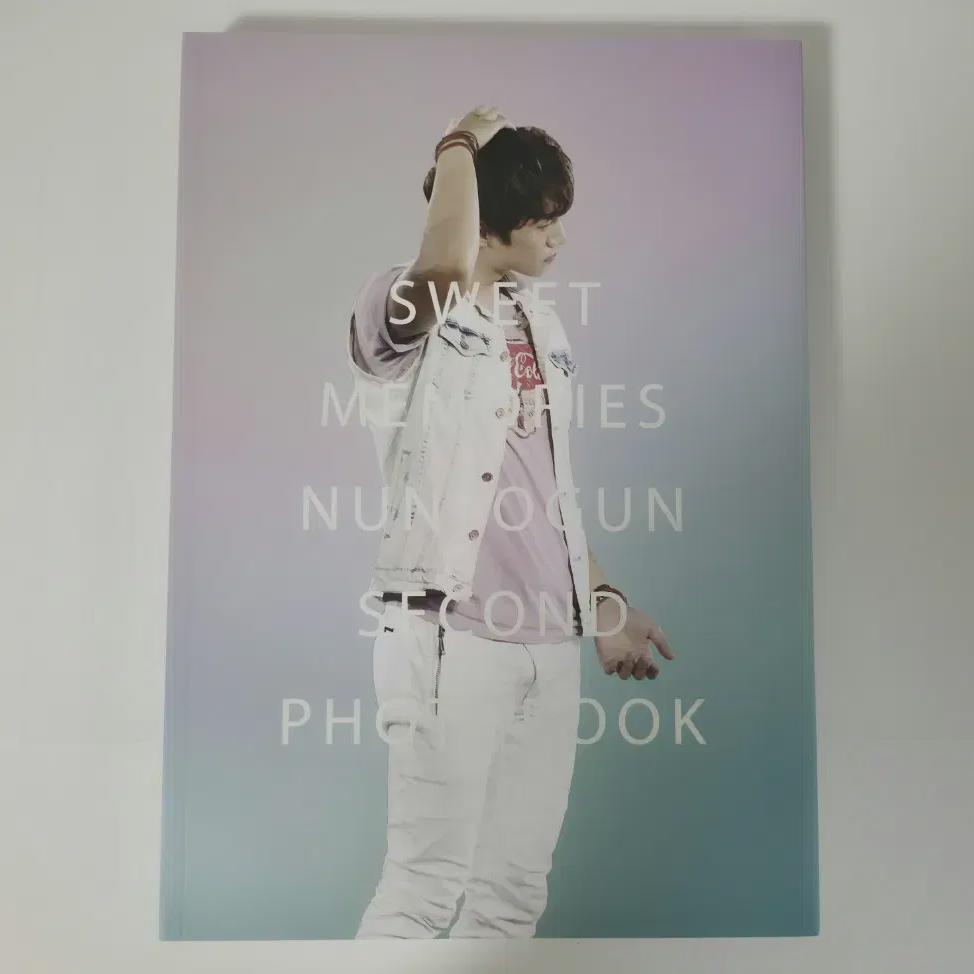 

Lee Joon-ho s Sister Gun Photobook Sweet Memories