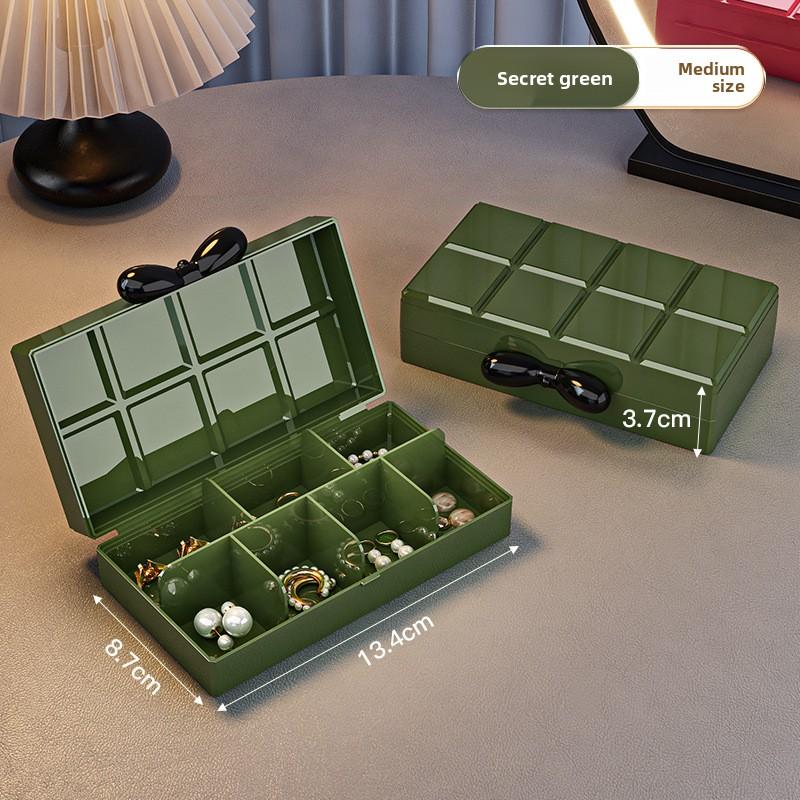 Small Portable Travel Jewelry Box, Exquisite New Model for Storing Earrings, Necklaces, Rings, and Other Accessories with Compartments