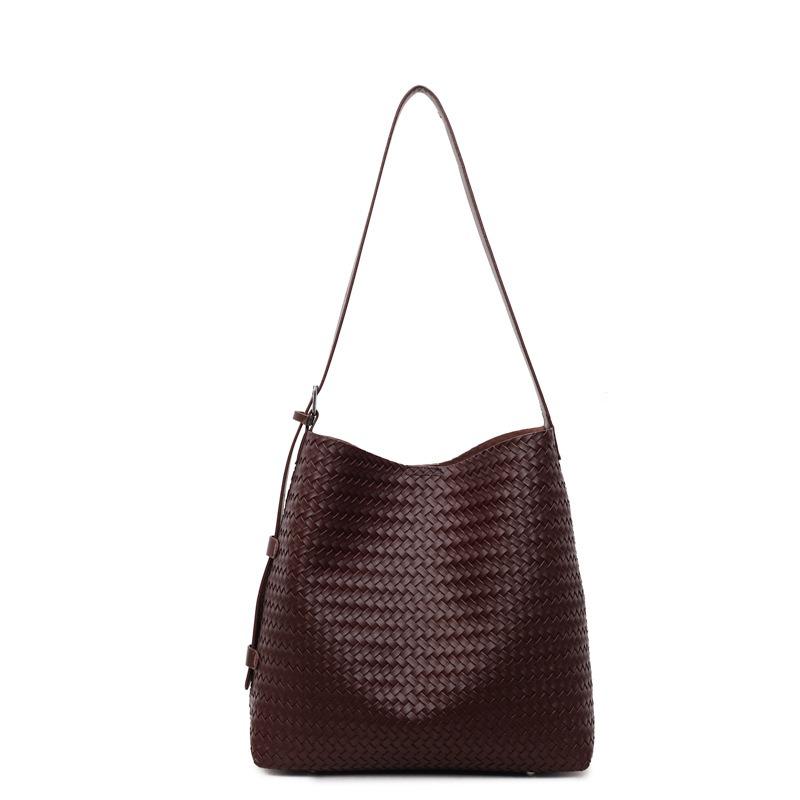 Woven bag Bucket bag Women's large-capacity new fashion commuter shoulder underarm bag Crossbody handbag
