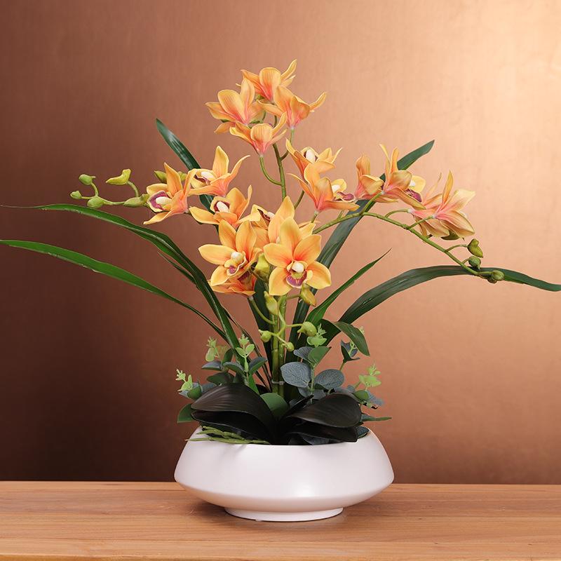 Umelé kvetinové aranžmán s orchideou Cymbidium pre obývaciu izbu, jedálenský stôl alebo na vystavenie na TV skrinke